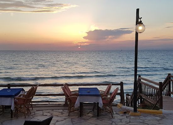 turkiye/kusadasi/ladies-beach/restaurant/sherwood-restaurant-bar