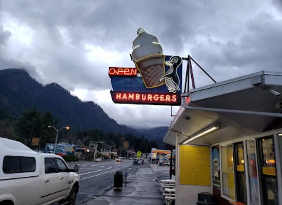 oregon/cascade-mountains/restaurant/eastwind-drive-in