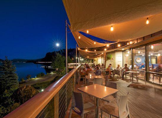 oregon/hood-river/restaurant/riverside