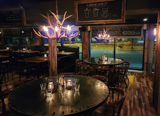 canada/saguenay-lac-saint-jean/restaurant/le-draveur-cookerie-bar
