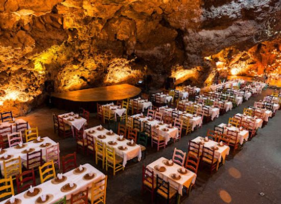 mexico/central-mexico/restaurant/la-gruta