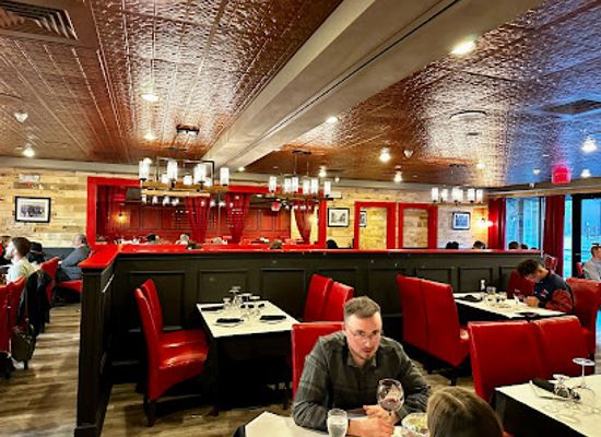 connecticut/new-haven/restaurant/cast-iron-chef-chop-house-oyster-bar