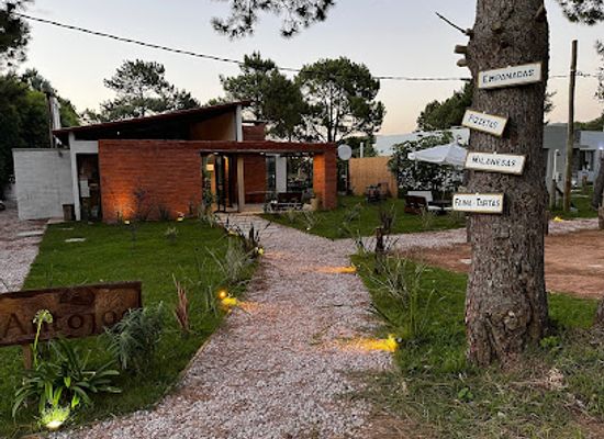 uruguay/santa-lucia-river-basin/restaurant/antojos