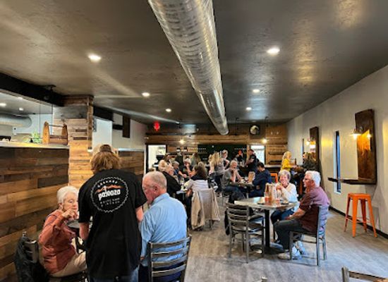 oregon/cascade-range/restaurant/palooza-basecamp-eatery