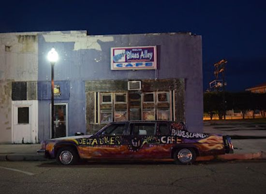 mississippi/the-delta/restaurant/delta-blues-alley-cafe