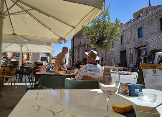 spain/avila/restaurant/alavirule