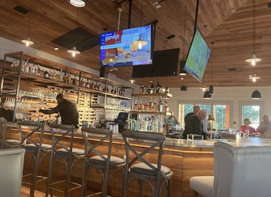 alabama/upland-south/restaurant/jesse-s-on-the-bay