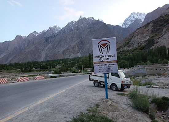 pakistan/karakoram-highway/restaurant/khunjarab-wild-garden-restaurant-camping-site-toqroqeen