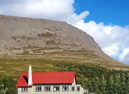 iceland/dynjandi-waterfall/restaurant/cafe-restaurant-dunhagi