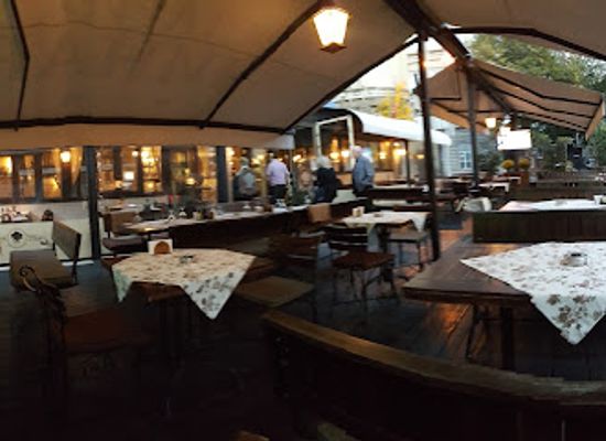 bulgaria/varna/tsentar/restaurant/staria-chinar-preslav