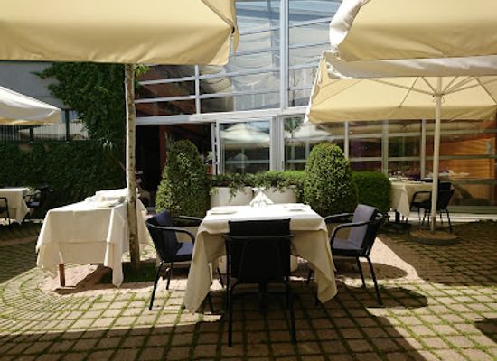 kosovo/podgur/restaurant/restaurant-rron