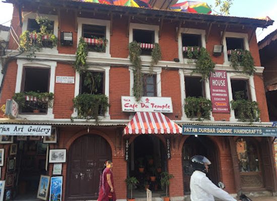 nepal/patan/restaurant/cafe-de-patan