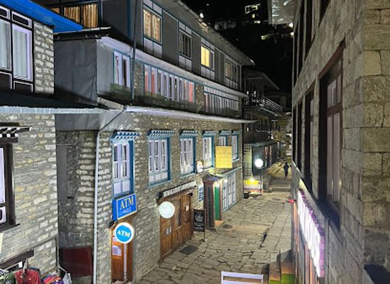 nepal/namche-bazaar/restaurant/thawa-lodge-restaurent-bakery-cafe