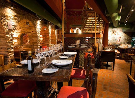 mexico/monterrey/restaurant/la-escondida