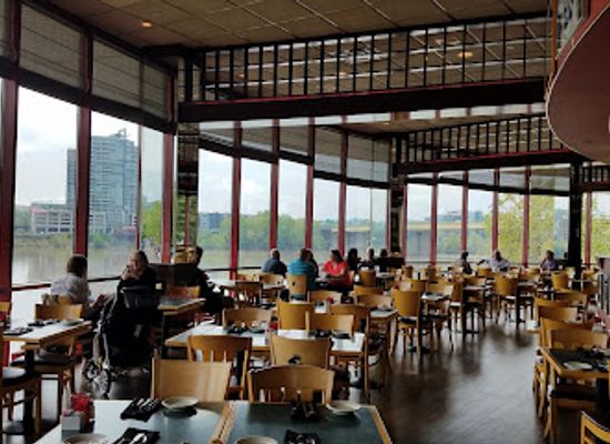 ohio/ohio-river-valley/restaurant/montgomery-inn-the-boathouse