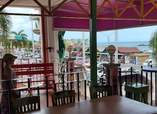 aruba/oranjestad/restaurant/iguana-joe-s-caribbean-bar-and-grill