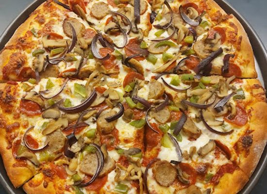 michigan/tahquamenon-falls-state-park/restaurant/tahquamenon-pizza