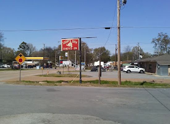arkansas/mississippi-alluvial-plain/restaurant/lions-den-drive-in