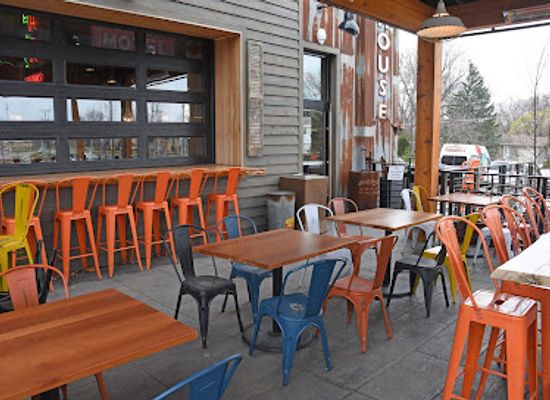 iowa/cedar-valley/restaurant/starbeck-s-smokehouse