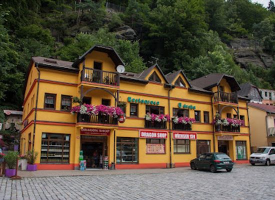 czechia/elbe-sandstone-mountains/restaurant/the-dragon-inn