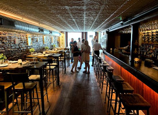 new-york/albany/center-square/restaurant/288-lark-wine-tap