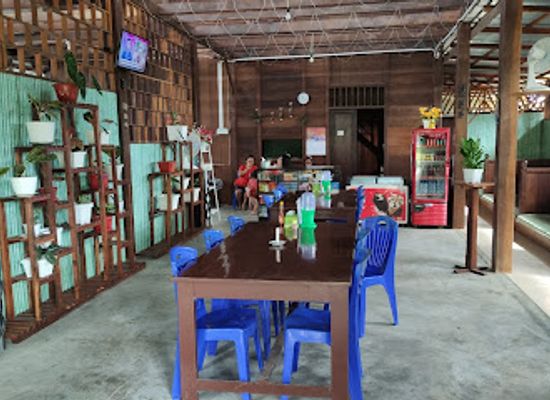indonesia/raja-ampat/restaurant/rumah-makan-pondok-lesehan