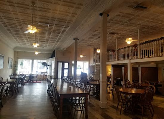 tennessee/duck-river-valley/restaurant/samuel-s-on-the-square