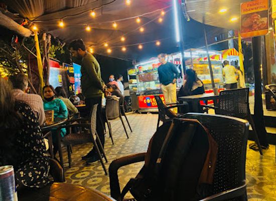 india/nagpur/restaurant/the-desi-food-court-couple-friendly-cafe-kitty-party-cafe-in-dharampeth