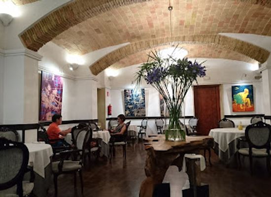 spain/girona/restaurant/divinum