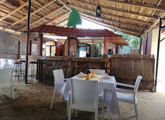 chad/lac/restaurant/layalina