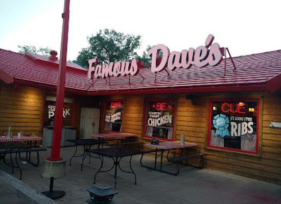 minnesota/rochester/restaurant/famous-dave-s-bar-b-que