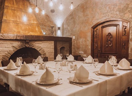 ukraine/volhynia/restaurant/vitovt-s-crown