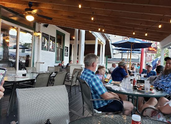 new-york/thousand-islands/restaurant/riverboat-bar