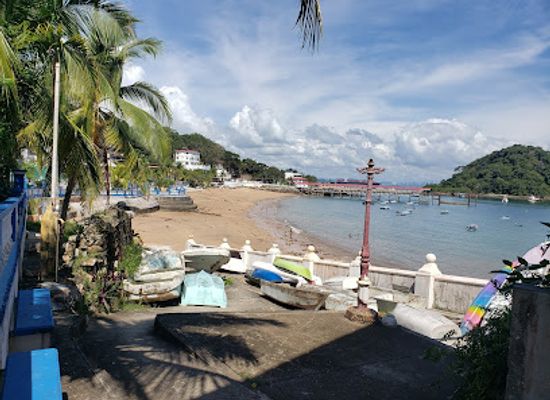 panama/taboga-island/restaurant/abacaxi