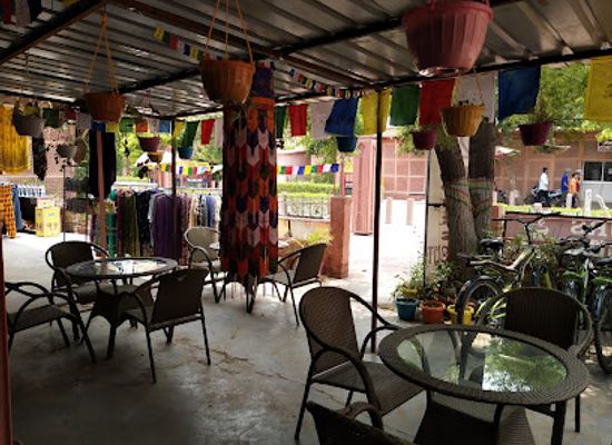 india/agra/restaurant/25-hours-hangout-cafe