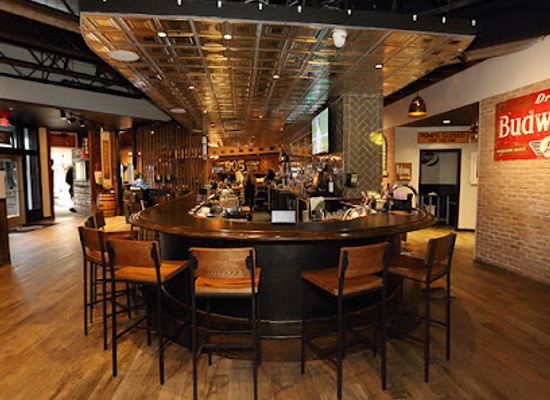 missouri/central-missouri/restaurant/twisted-tree-steakhouse