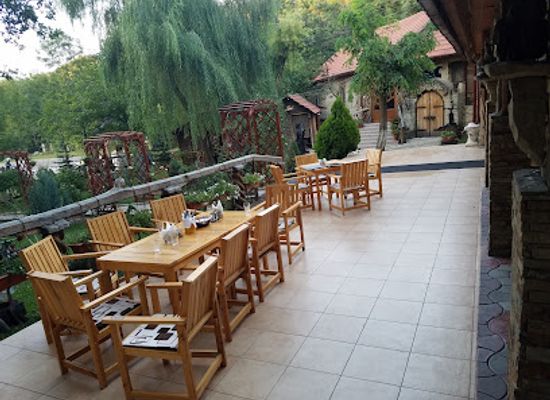 moldova/balti-county/restaurant/safari