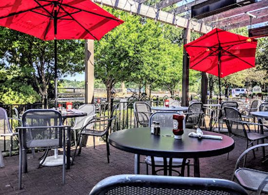 minnesota/red-river-valley/restaurant/longfellow-grill