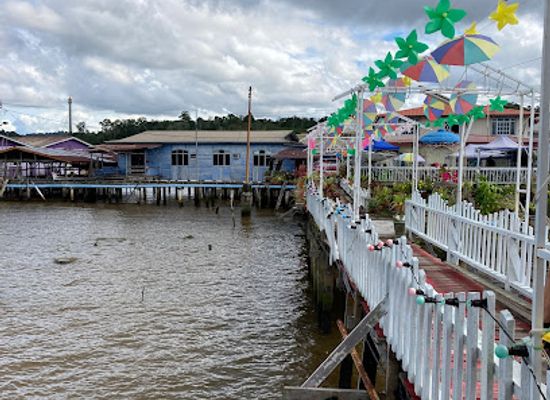 brunei/kampong-ayer/restaurant/gerai-nini-mama-grandma-s-cafe