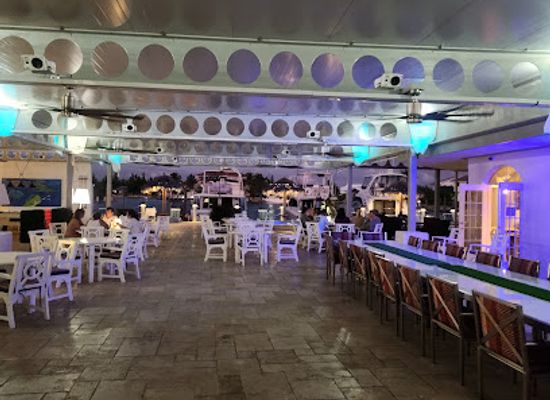 the-bahamas/grand-bahama/restaurant/ocean-s-blue