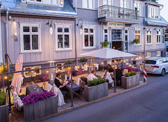 estonia/parnu-beach/restaurant/mon-ami