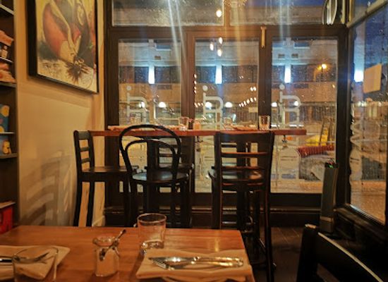 canada/ottawa/centretown/restaurant/town