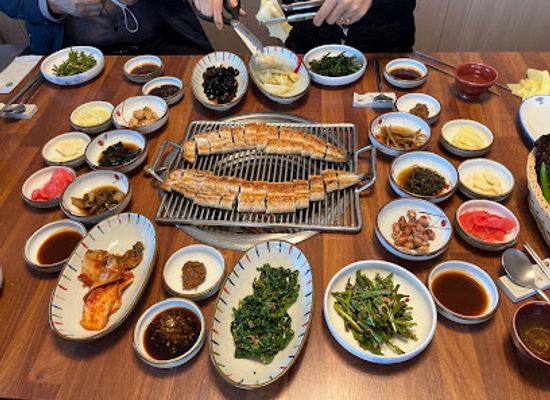 south-korea/pohang/restaurant/samgol-geumjeong-jang-eo
