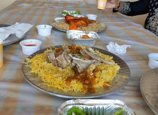 oman/salalah-coastal-plain/restaurant/ayal-alfareej-restaurant