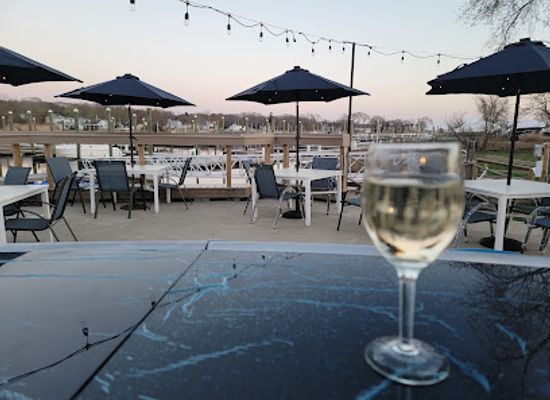rhode-island/warwick/restaurant/captains-resto-bar