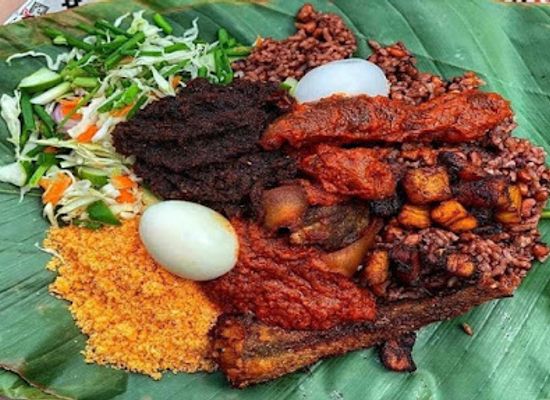 ghana/akyem/restaurant/yaayi-eatry