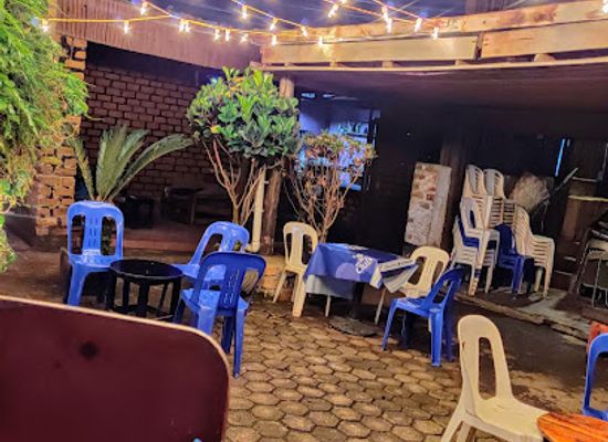uganda/masaka/restaurant/chomaz-bar