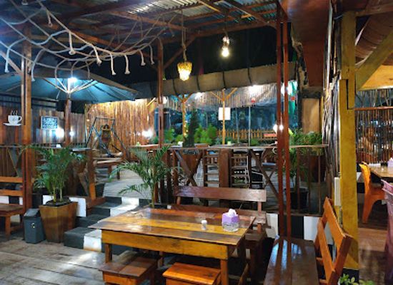 indonesia/north-sumatra/restaurant/lapinus-damasus