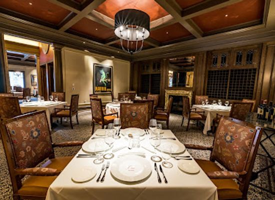 ohio/northeast-ohio/restaurant/cru-uncorked