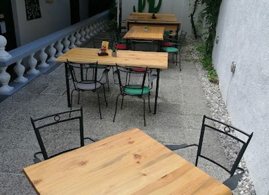 slovenia/kamnik/restaurant/majolka